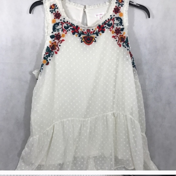 Xhilaration Tops - Gorgeous embroidered clip dot peplum blouse